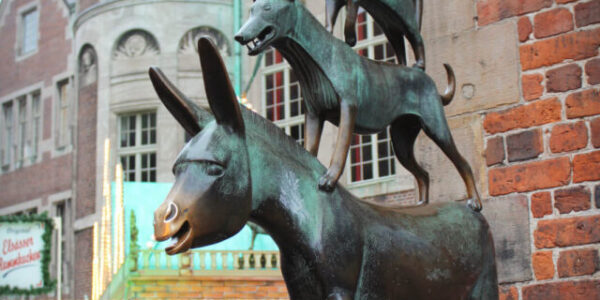 cropped-Bremen-Town-Musicians-Germany.jpg