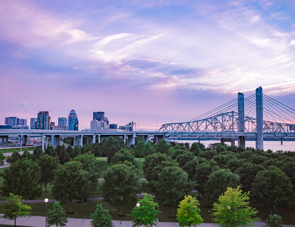Sunset over the Louisville, Kentucky skyline.