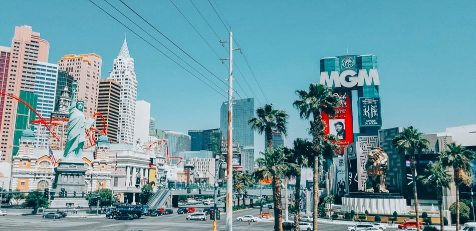 Street view of the strip by New York Hotel and the MGM.