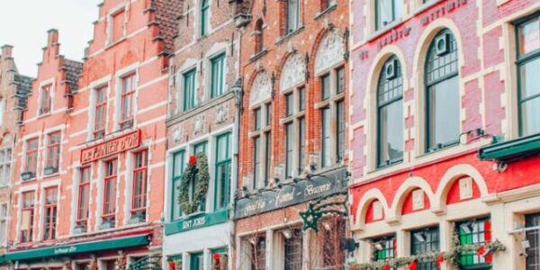 cropped-Brugges-Belgium-in-the-Winter-Market-Plaza-Christmas-Decorations.jpg