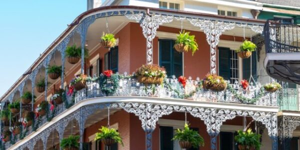 cropped-stella-he-french-building-new-orleans.jpg